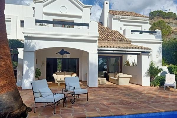 4 Bedroom, 5 Bathroom Villa For Sale in La Quinta, Nueva Andalucia